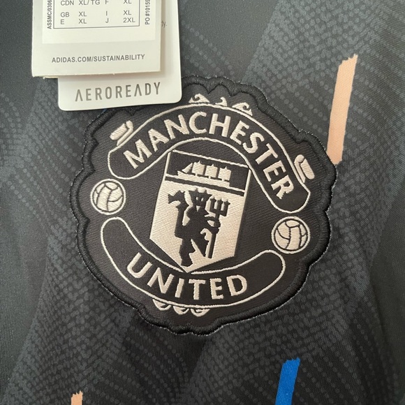Men’s Manchester United 3rd jersey new - Picture 4 of 5